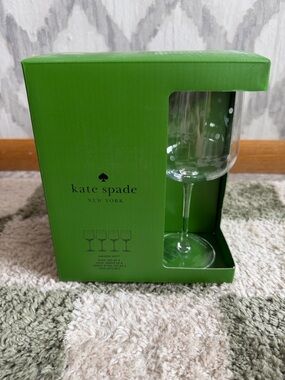 Kate Spade ♠️ Larabee Dot Lennox Wine Glasses